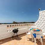 아파트 Seaviews From The Big Balcony, Parking And Wifi *
