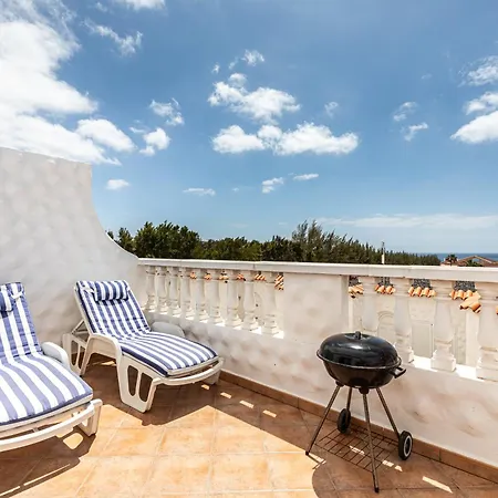 Seaviews From The Big Balcony, Parking And Wifi 公寓
